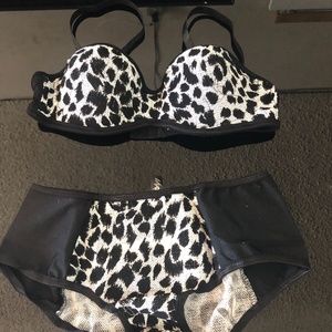 Lingerie: White and Black Leopard Print